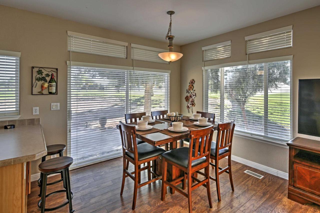 Rivers Edge Golf Condo With Beach Access And Patio! Needles Eksteriør billede